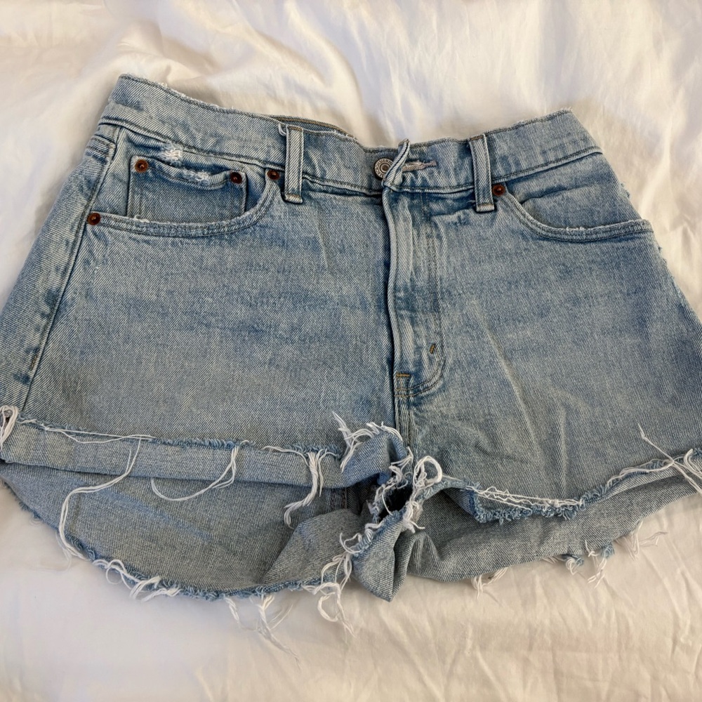 Abercrombie & Fitch Light Blue Denim Mom Short High Rise